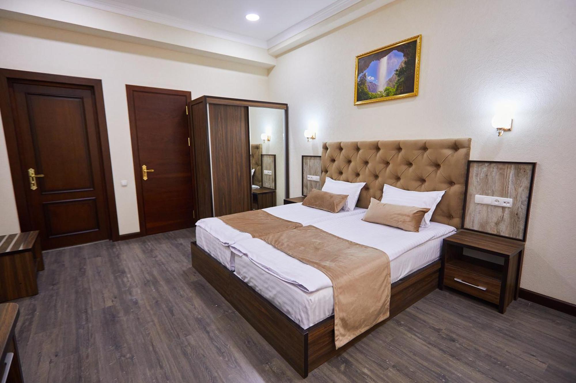 Grand Art Hotel ทาชเคนต์ ภายนอก รูปภาพ