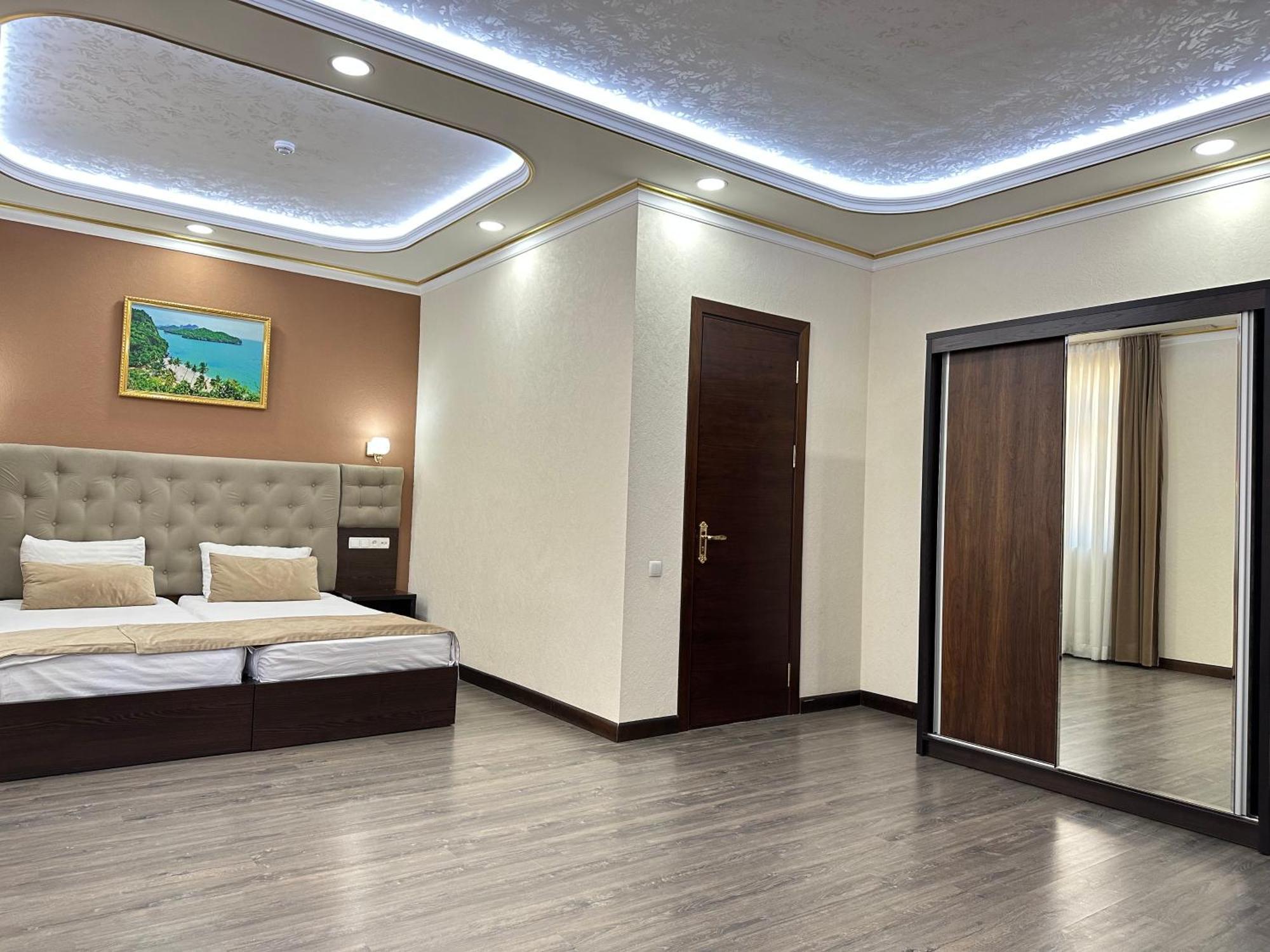 Grand Art Hotel ทาชเคนต์ ภายนอก รูปภาพ